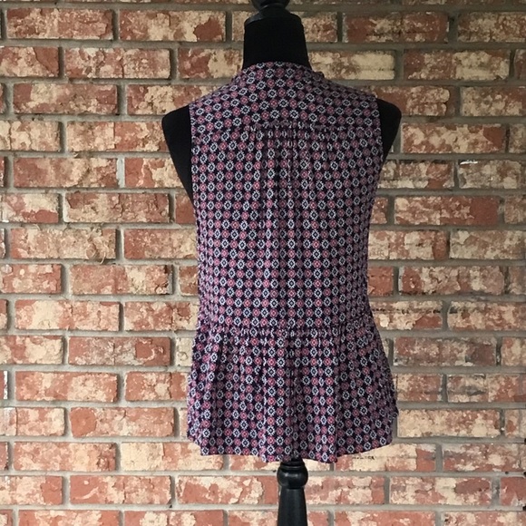 GAP Sleeveless Pullover Top - Picture 5 of 6